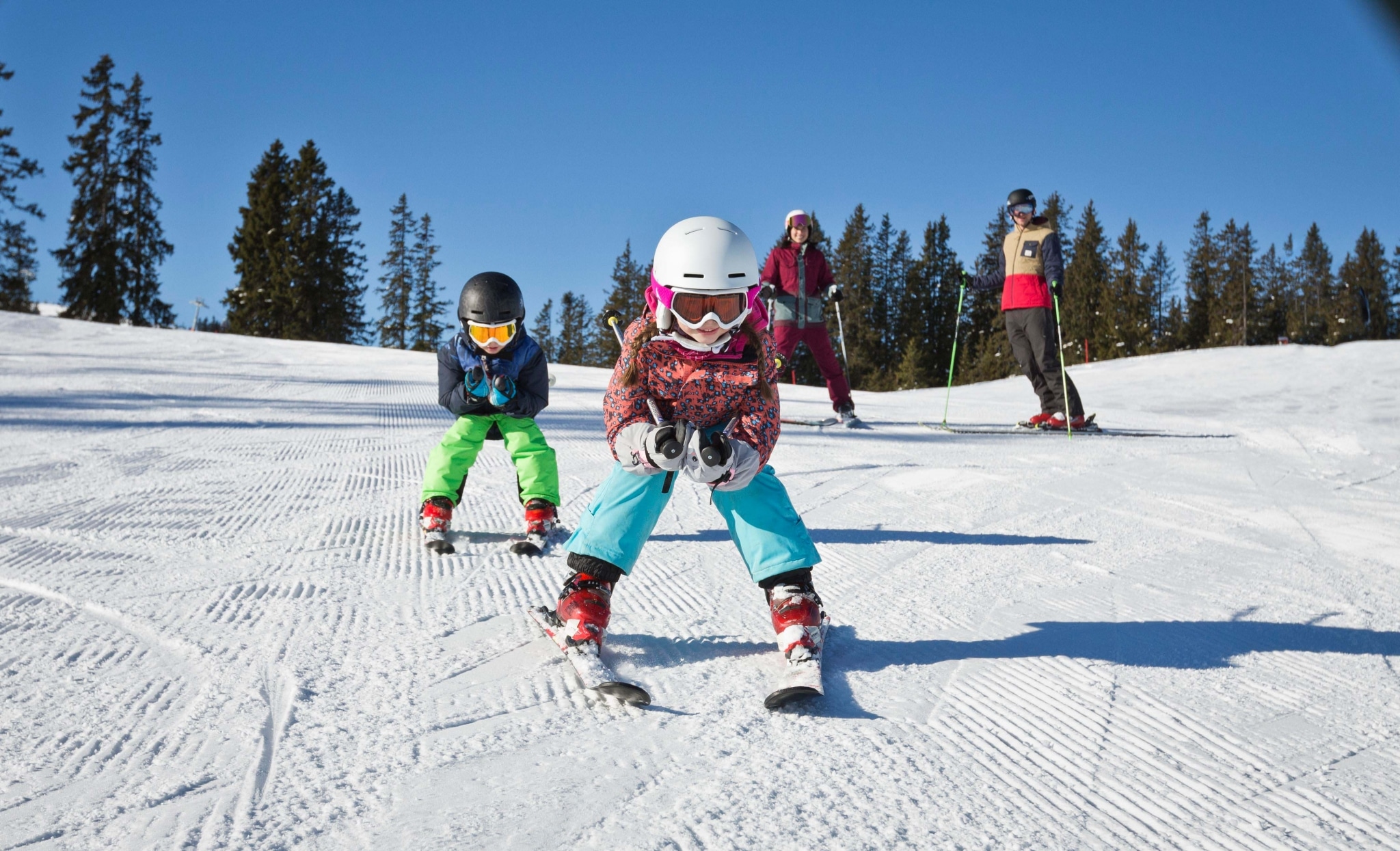 Familie im Skicircus Saalbach Hinterglemm Leogang Fieberbrunn (1)